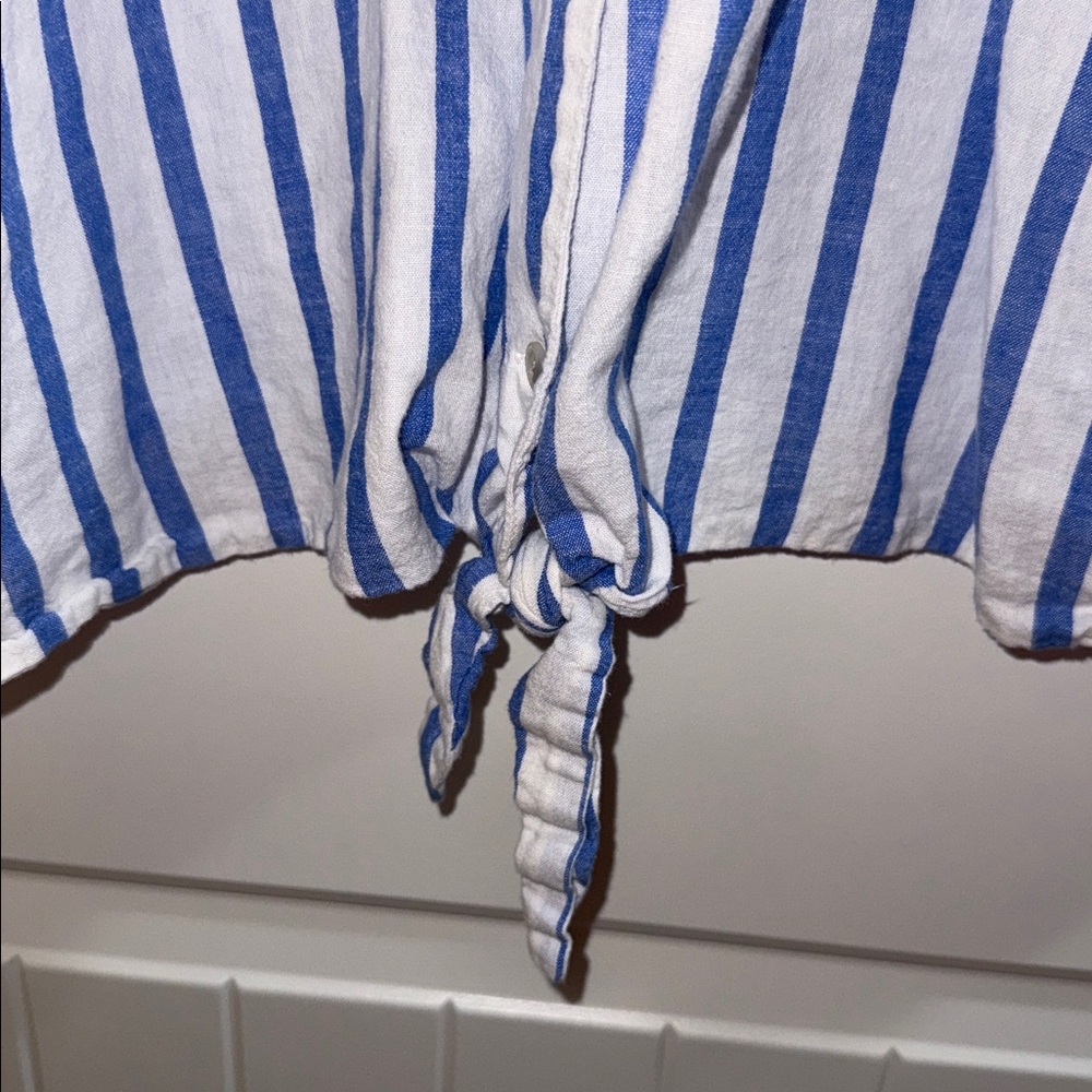 Ava &Viv Linen Blue and White Striped Women's Top - Picture 2 of 3